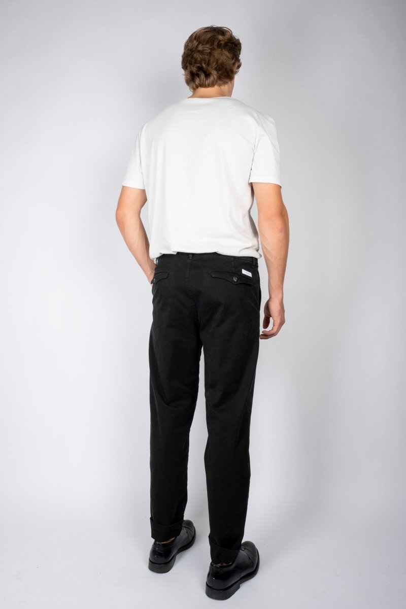 SLOUCHY CHINO / Stone Garment Dyed Black - Aniven